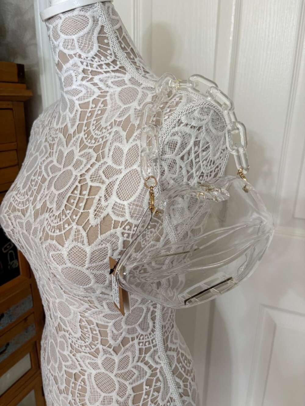 Lips Shaped Bag - Kisses Purse- Hard-shell Crossbody / Clear - NWT - Picture 8 of 12